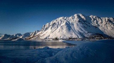 虫虫漫画读图小手势：盯因果词有没有乱用，立刻把标题改成问句（写作也能用）